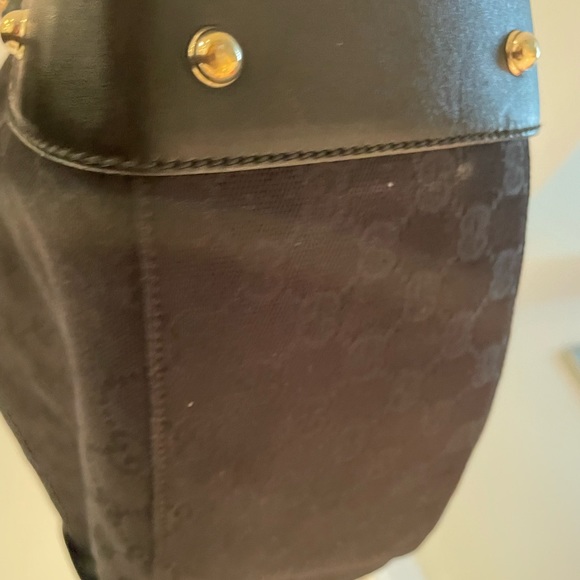 SOLD! Authentic Gucci Pelham bag. Black. Excellent condition. Medium size. - Picture 4 of 4